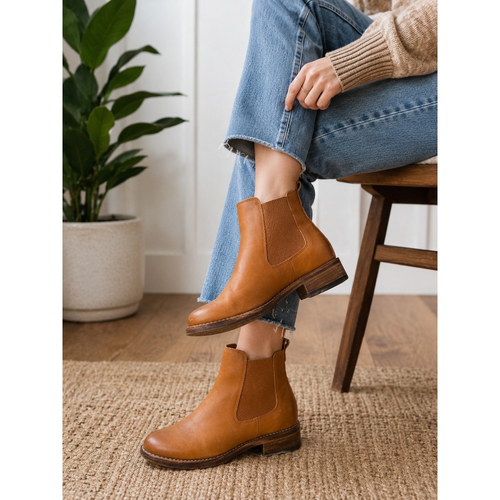 Madewell Chelsea Boots Leather Ankle Booties Womens 6.5 Almond Toe Low Heel